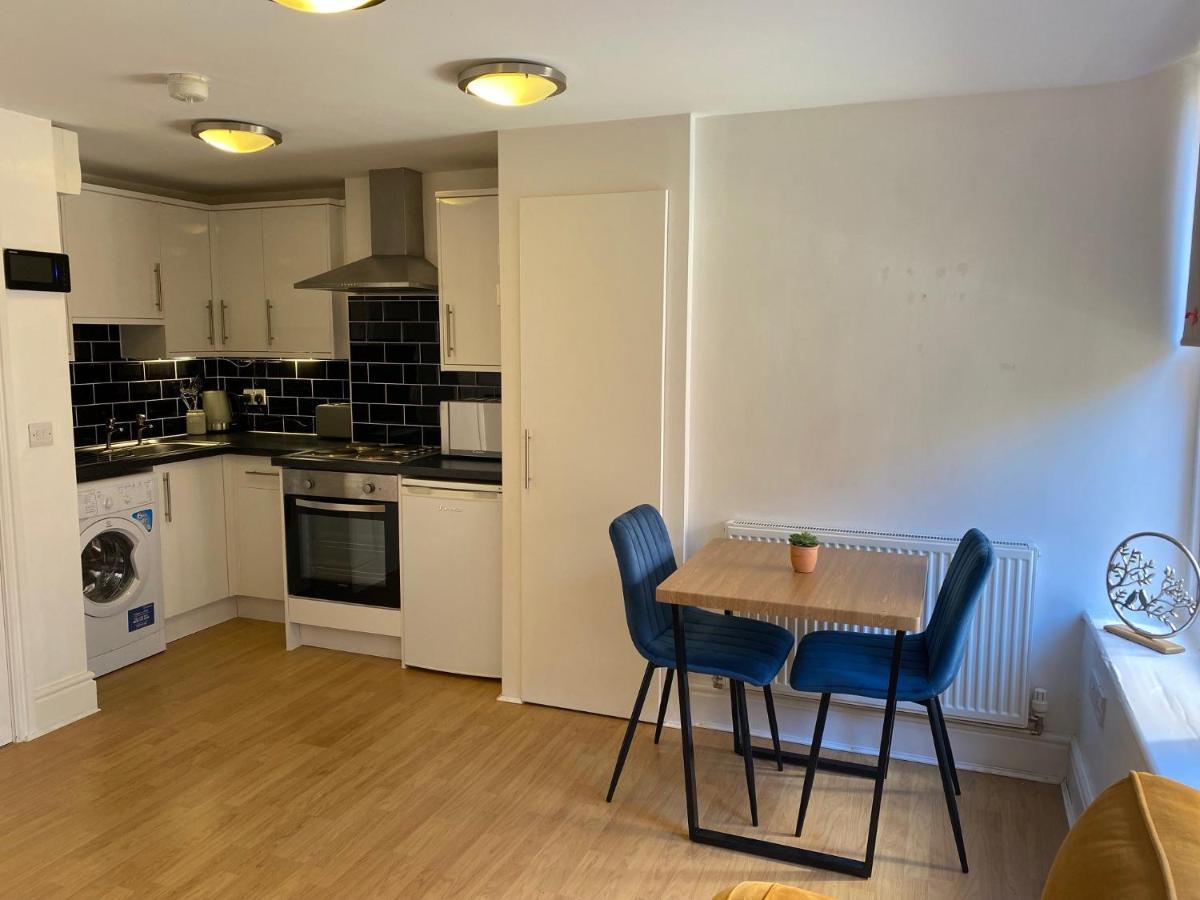 Bess'S Snug Apartment Matlock  Bagian luar foto